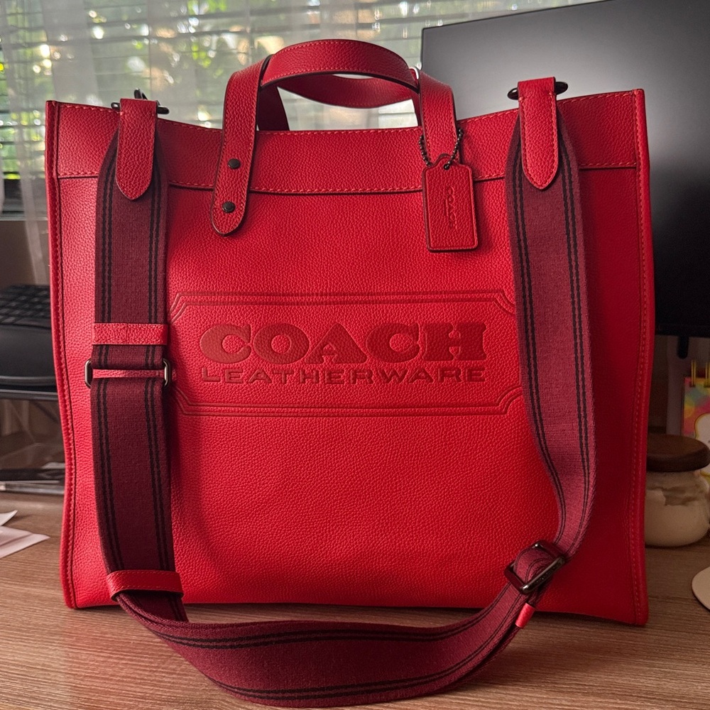 Coach Field Tote 40 Pebble Leather